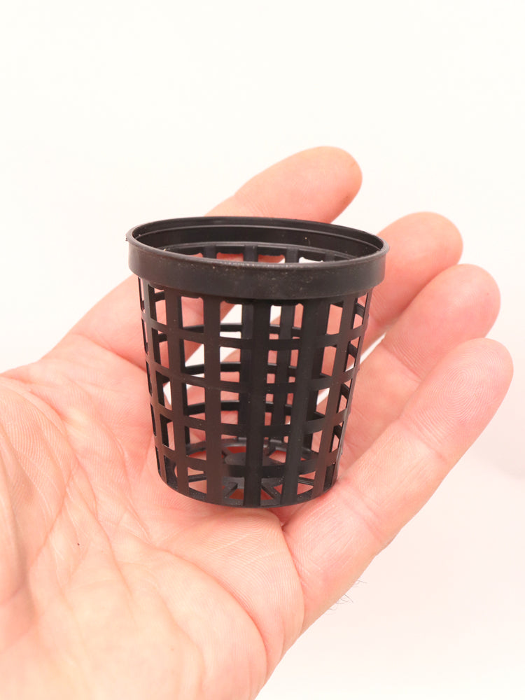 Vaso nero tondo traforato 5 cm x 5 cm h