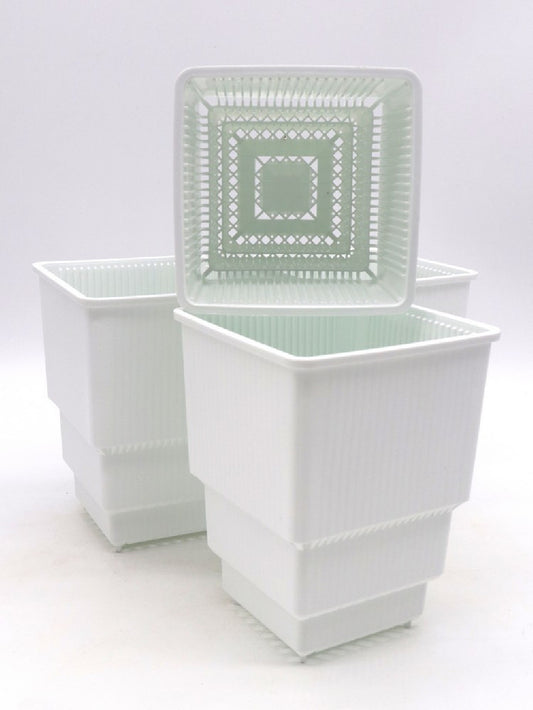 Vaso bianco  a ripiani forato 10x10x14,5 h