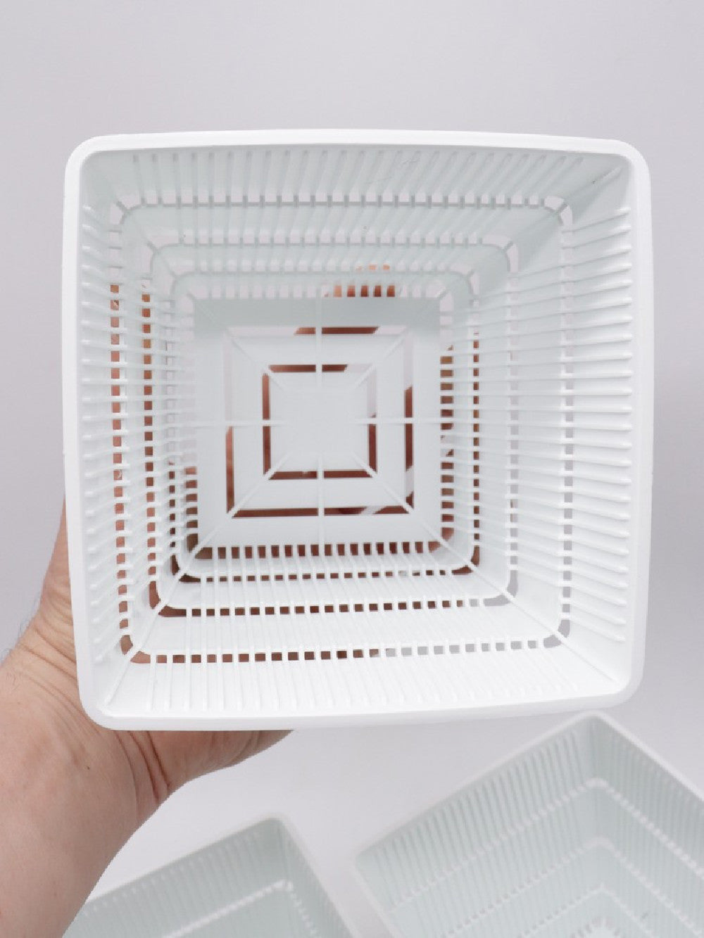 Vaso bianco a ripiani forato 12x12x11,5 h