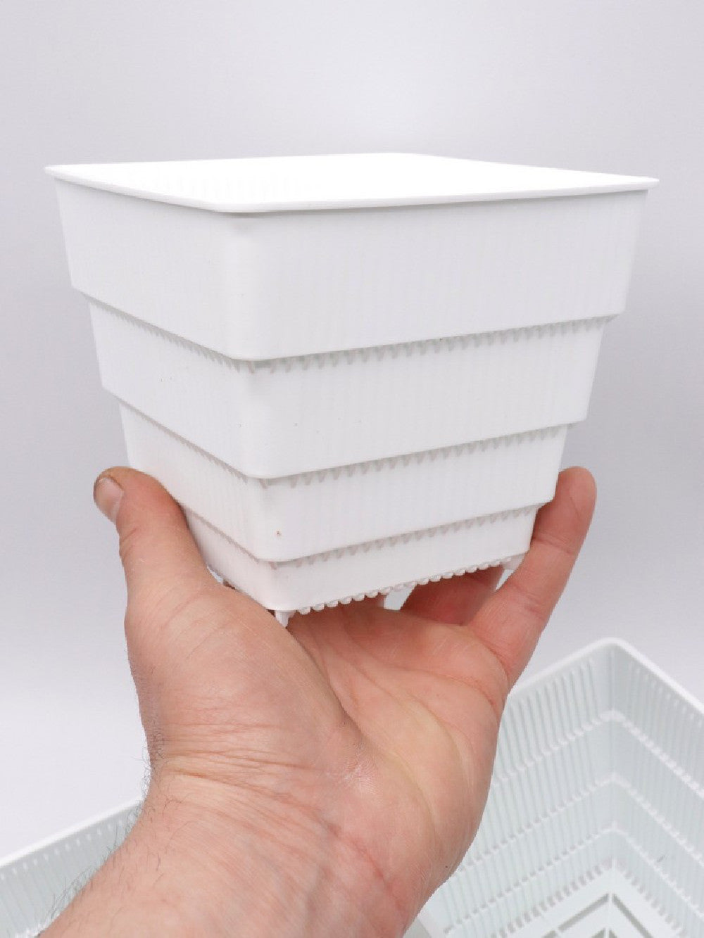 Vaso bianco a ripiani forato 12x12x11,5 h