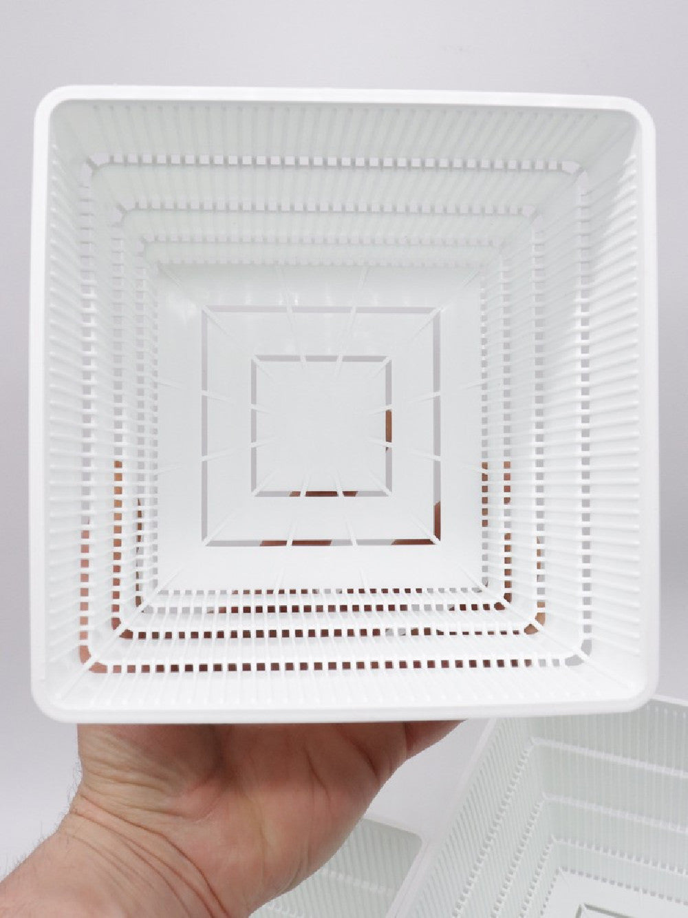 Vaso bianco a ripiani forato 15x15x12,5 h