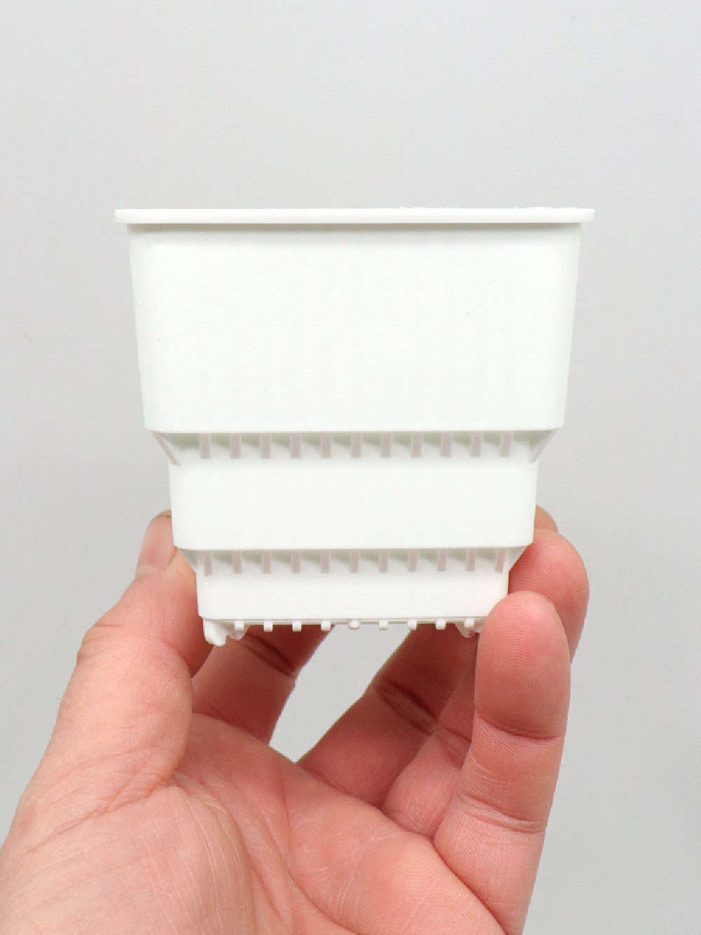 Vaso bianco a ripiani forato 7 x 7 x 7 h cm