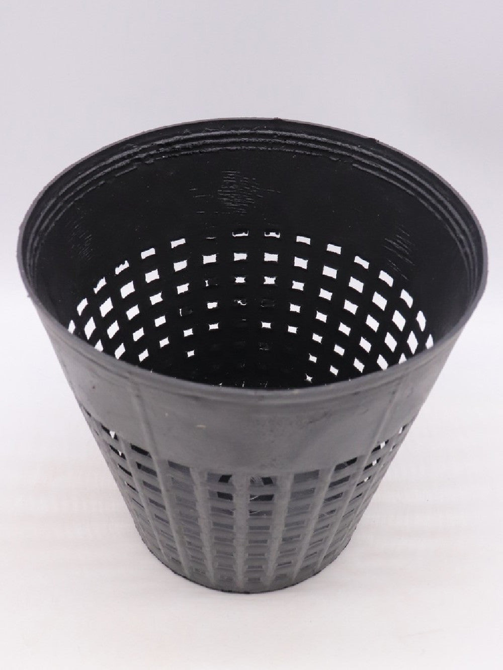 Vaso nero tondo traforato 15 cm x 15 h
