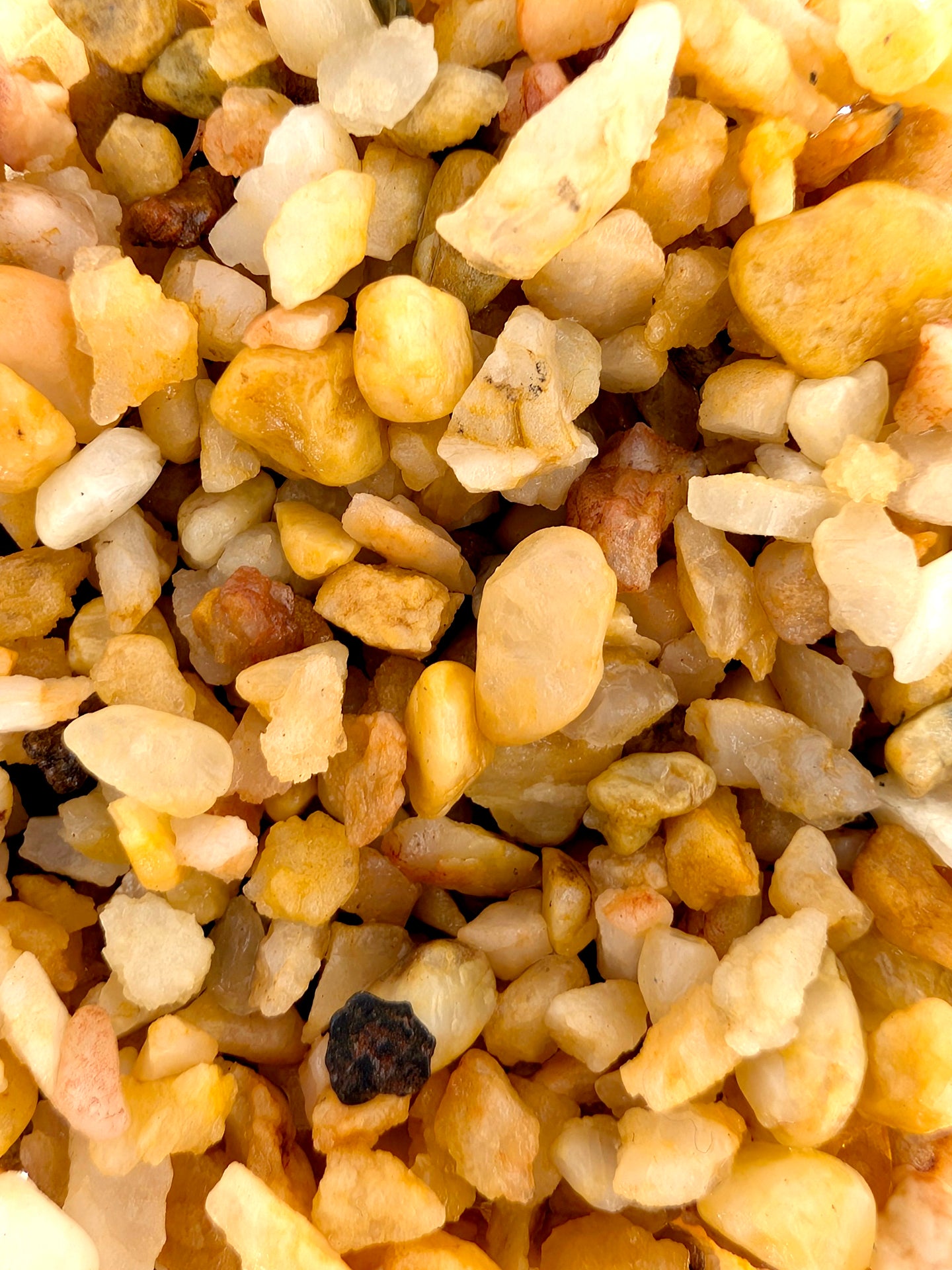 Natural Golden Mix Gravel 3-6 mm